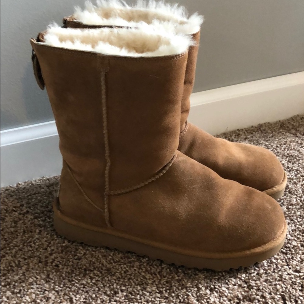 Gently used, great condition, brown Uggs